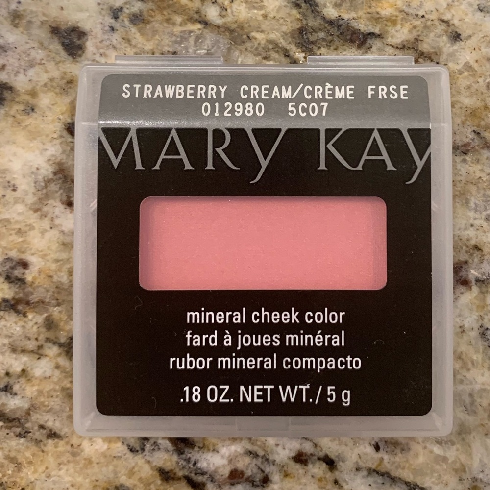Mary Kay Strawberry Cream bush cheek color